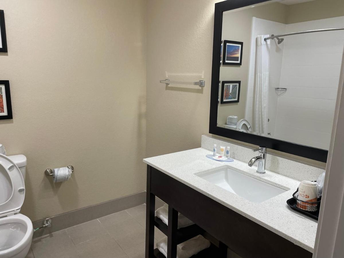 Comfort Inn & Suites Spring Lake - Fayetteville Near Fort Liberty Extérieur photo