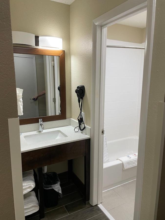 Comfort Inn & Suites Spring Lake - Fayetteville Near Fort Liberty Extérieur photo