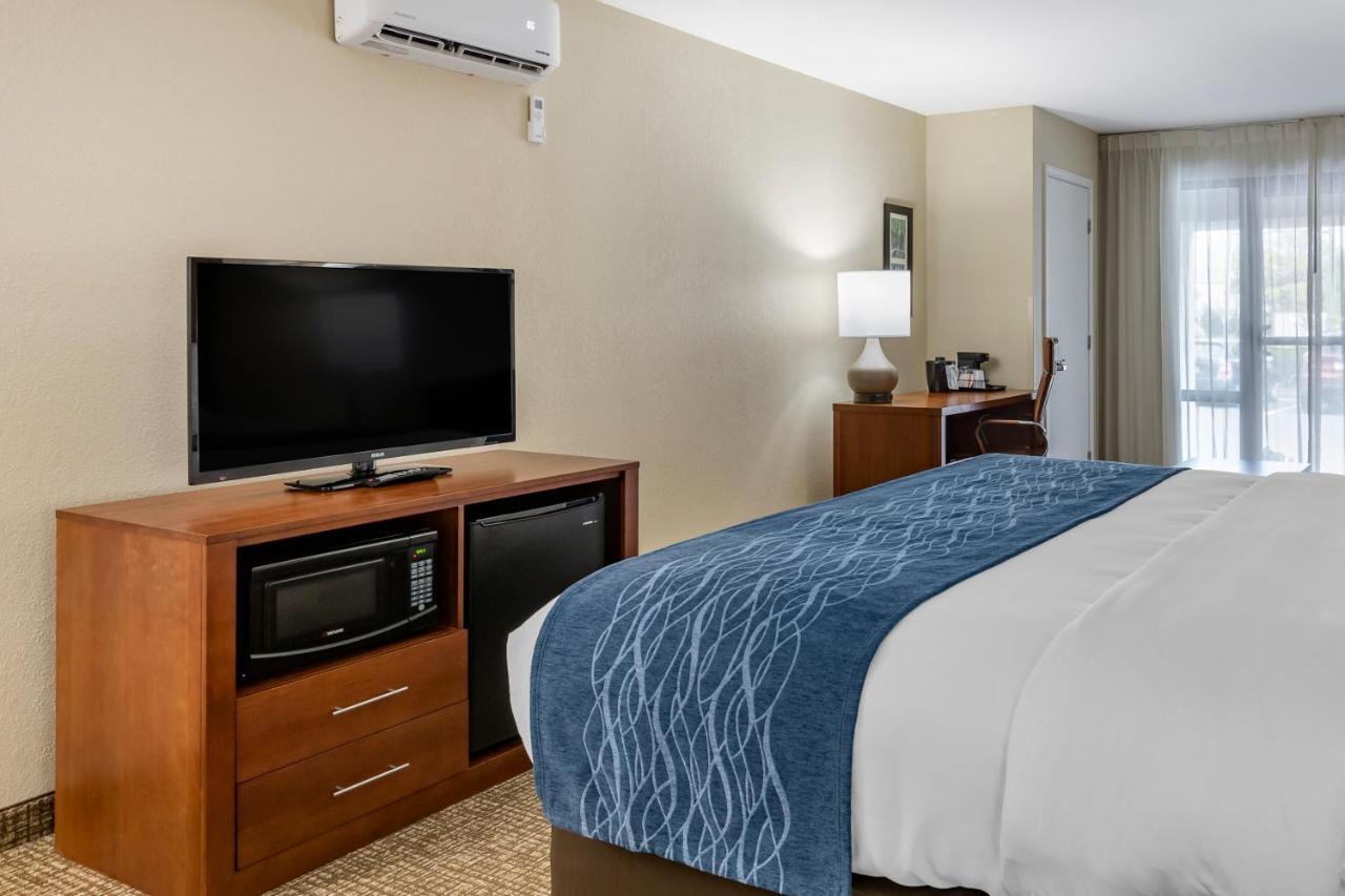 Comfort Inn & Suites Spring Lake - Fayetteville Near Fort Liberty Extérieur photo